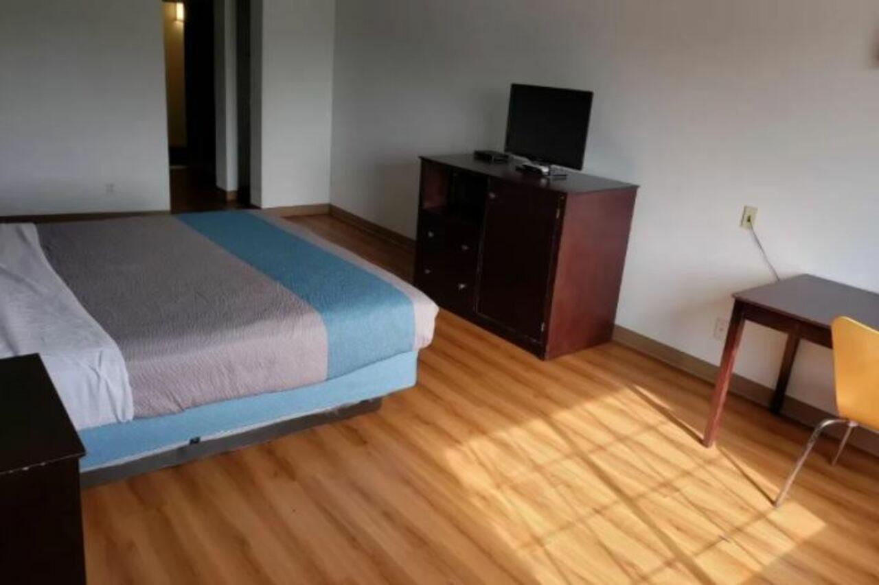 Hotel 6-mesquite, Tx - 4*