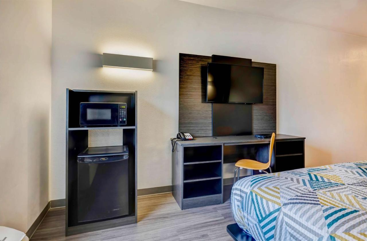 Hotel 6-mesquite, Tx - Balch Springs