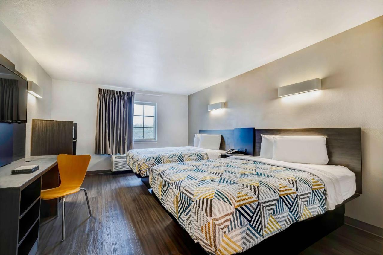 Hotel 6-mesquite, Tx -